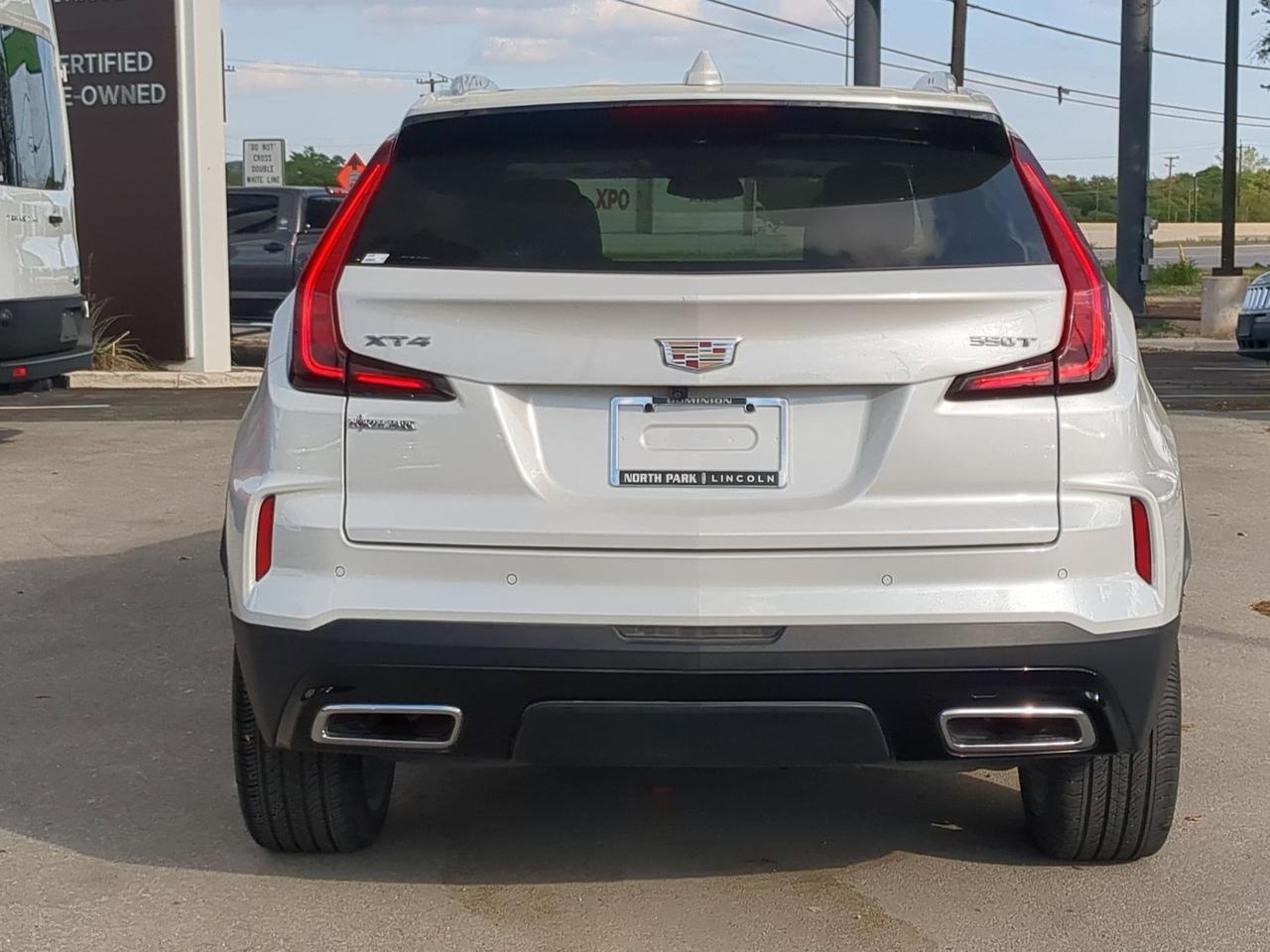 2024 Cadillac XT4 FWD Premium Luxury