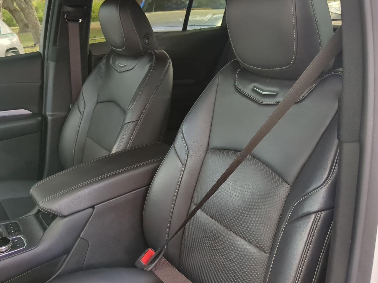 2024 Cadillac XT4 FWD Premium Luxury