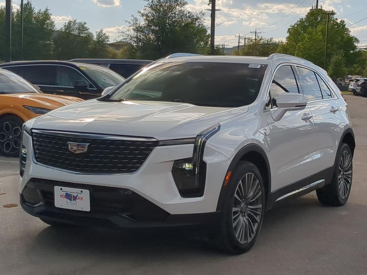 2024 Cadillac XT4 FWD Premium Luxury