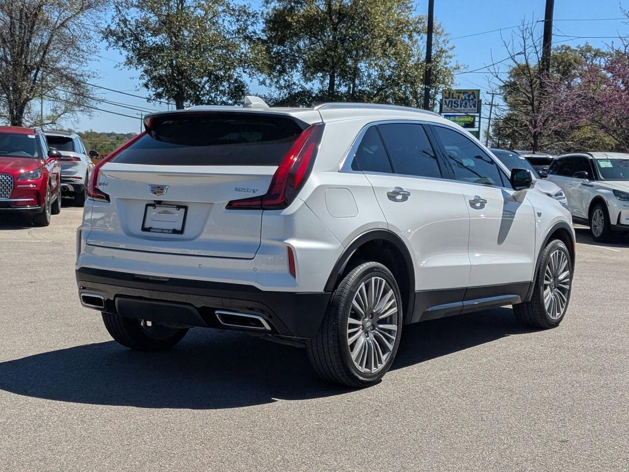 2024 Cadillac XT4 FWD Premium Luxury