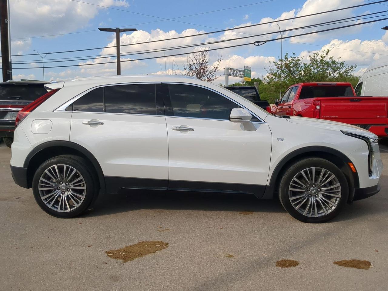 2024 Cadillac XT4 FWD Premium Luxury