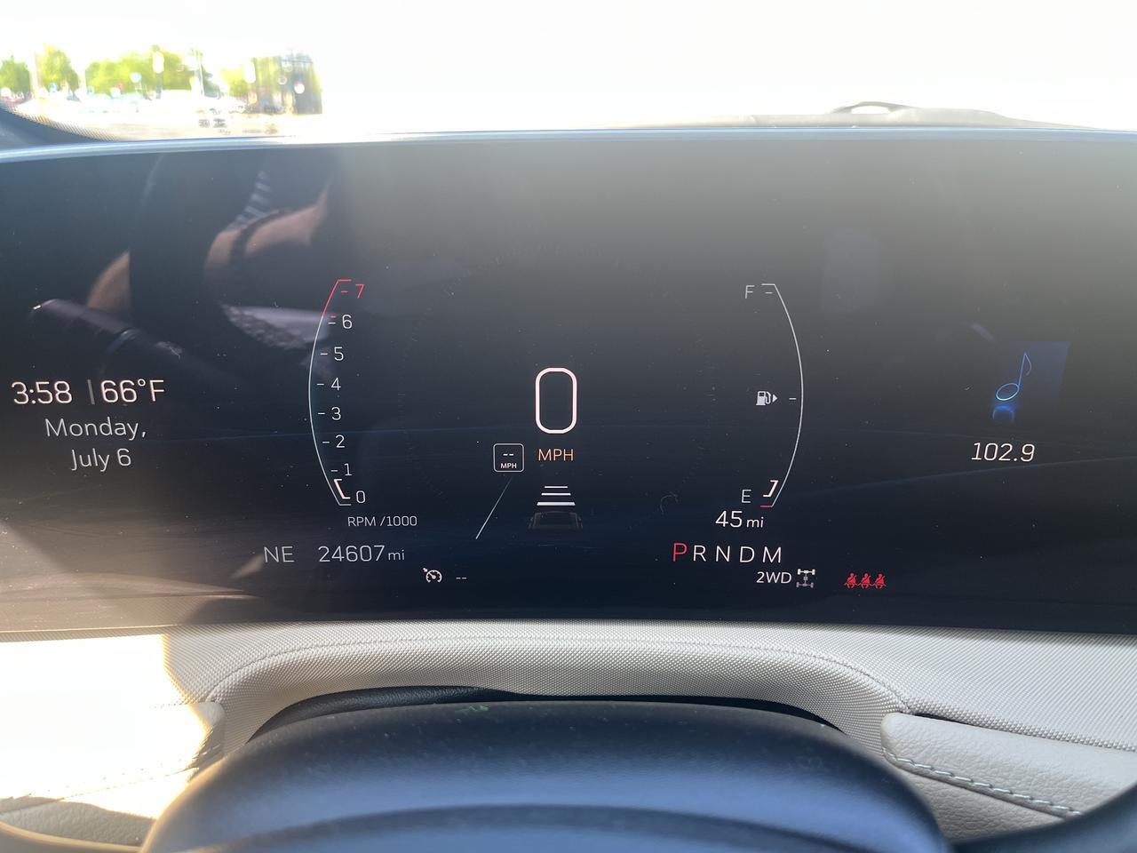 2024 Cadillac XT4 Luxury AWD ColdWx TraileringPkgs w/Sunroof HtdLthr HtdSteeringWheel Saukville WI