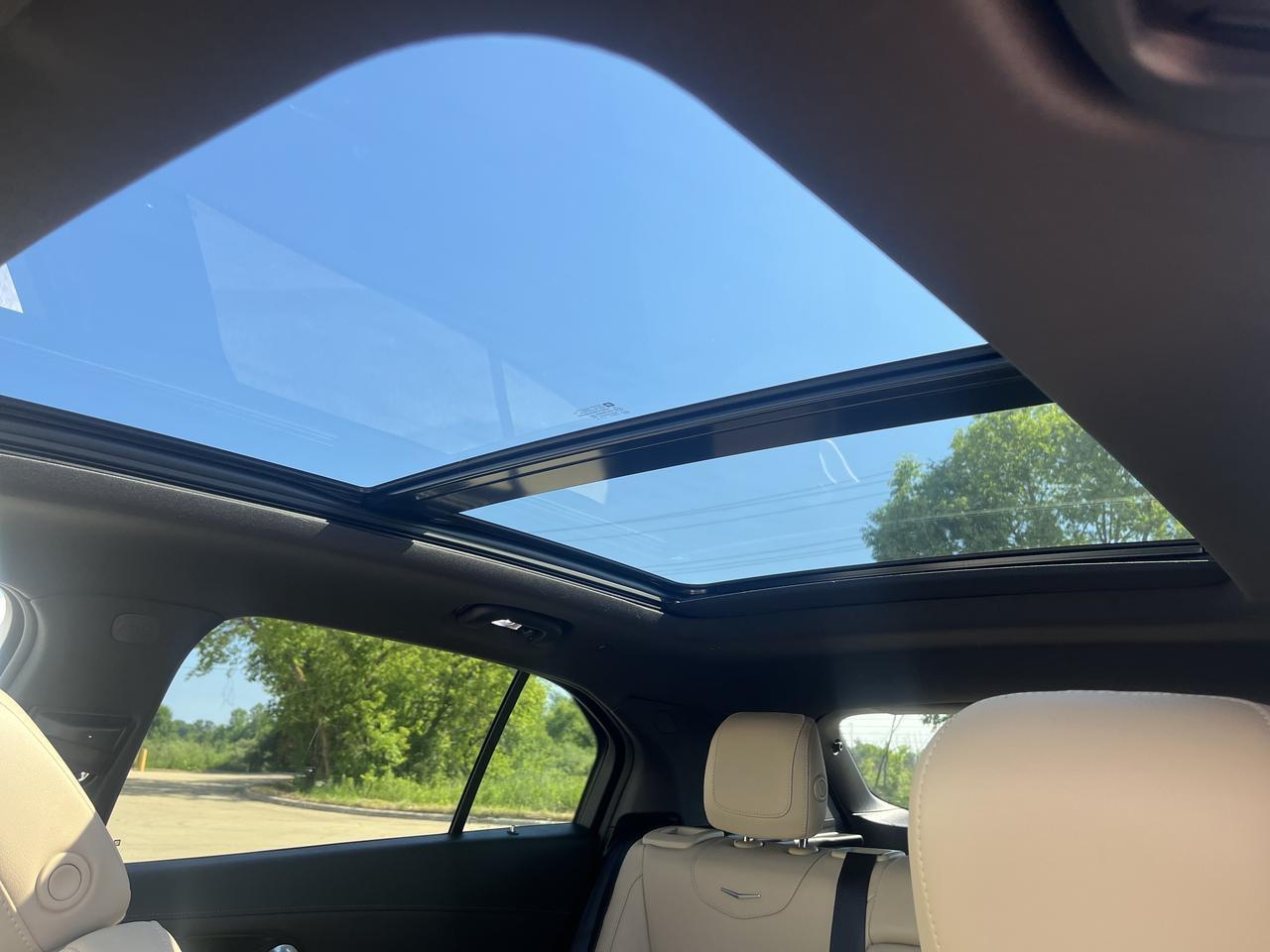 2024 Cadillac XT4 Luxury AWD ColdWx TraileringPkgs w/Sunroof HtdLthr HtdSteeringWheel Saukville WI