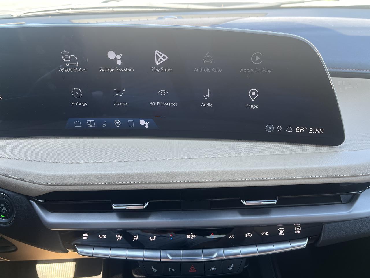 2024 Cadillac XT4 Luxury AWD ColdWx TraileringPkgs w/Sunroof HtdLthr HtdSteeringWheel Saukville WI