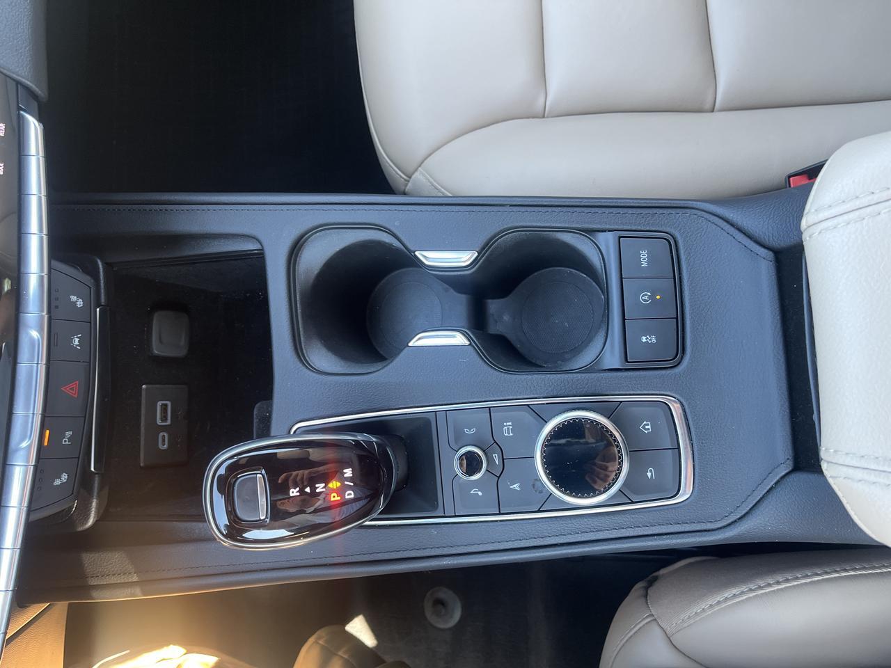 2024 Cadillac XT4 Luxury AWD ColdWx TraileringPkgs w/Sunroof HtdLthr HtdSteeringWheel Saukville WI