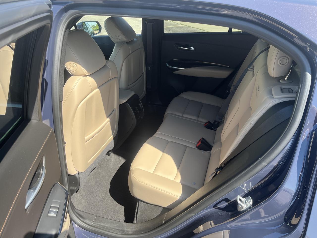 2024 Cadillac XT4 Luxury AWD ColdWx TraileringPkgs w/Sunroof HtdLthr HtdSteeringWheel Saukville WI