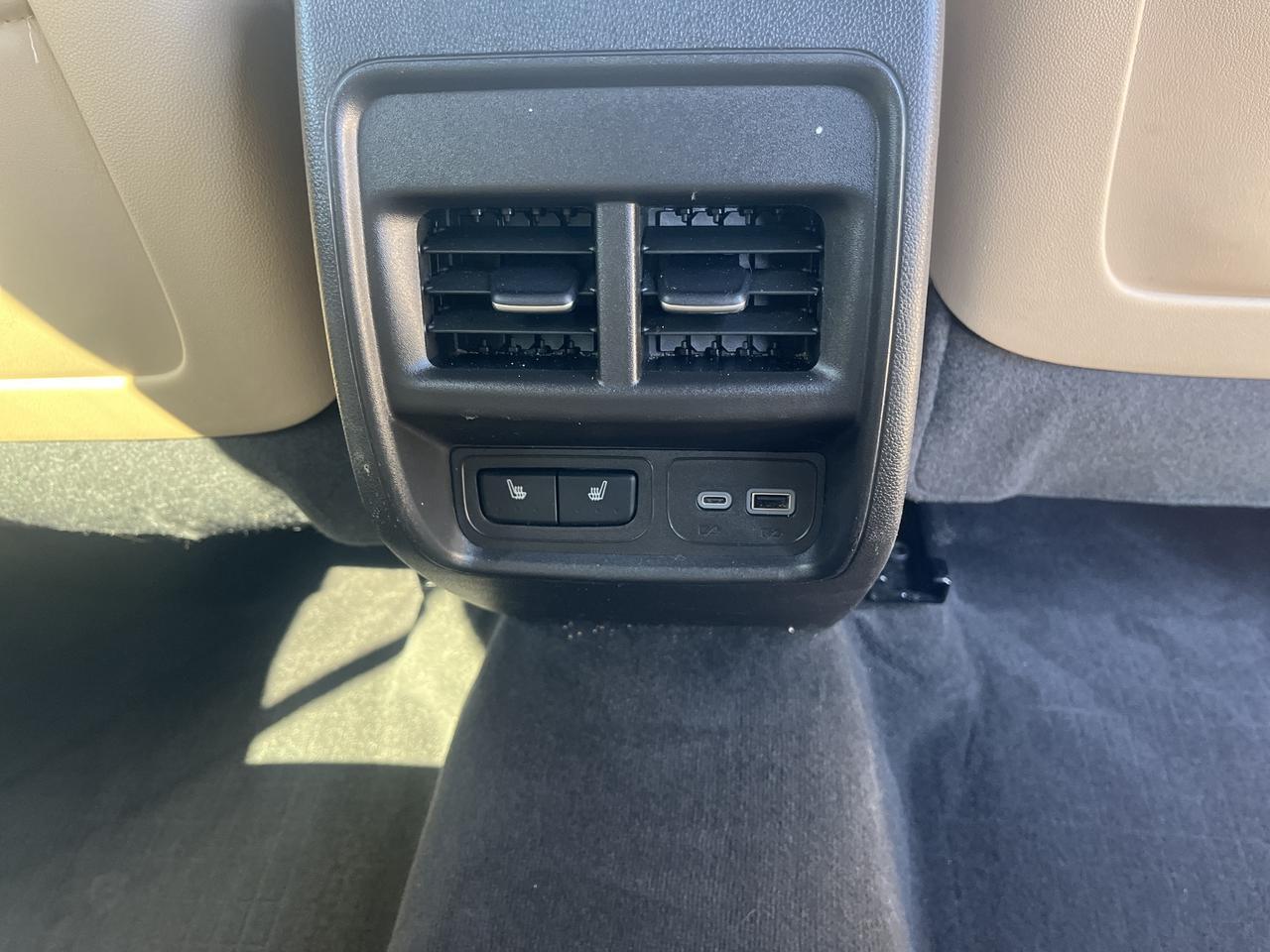 2024 Cadillac XT4 Luxury AWD ColdWx TraileringPkgs w/Sunroof HtdLthr HtdSteeringWheel Saukville WI