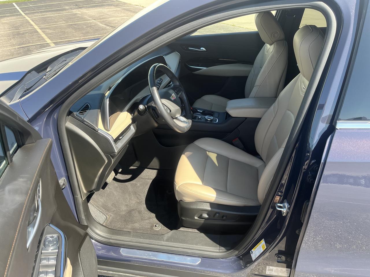 2024 Cadillac XT4 Luxury AWD ColdWx TraileringPkgs w/Sunroof HtdLthr HtdSteeringWheel Saukville WI