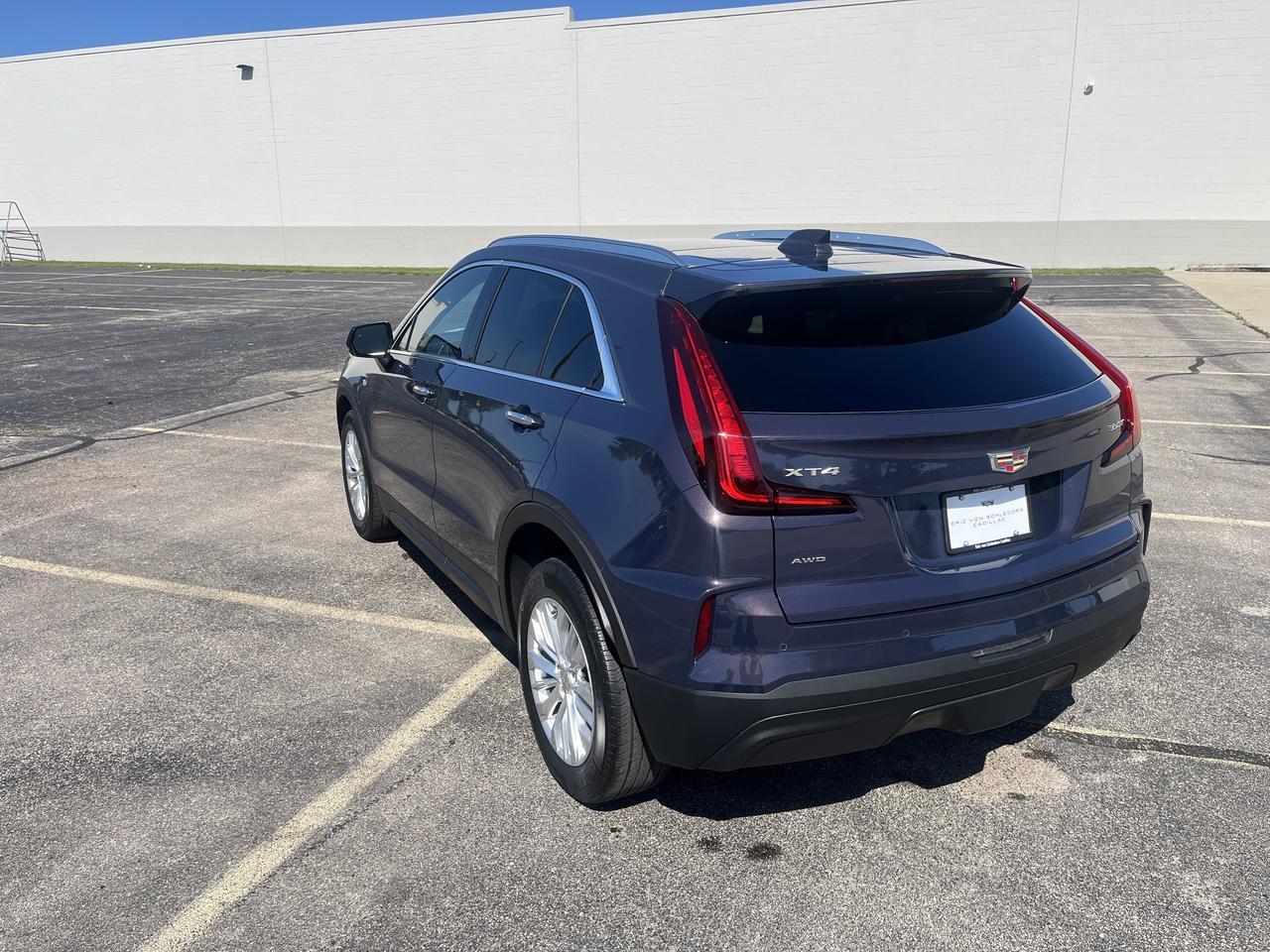2024 Cadillac XT4 Luxury AWD ColdWx TraileringPkgs w/Sunroof HtdLthr HtdSteeringWheel Saukville WI