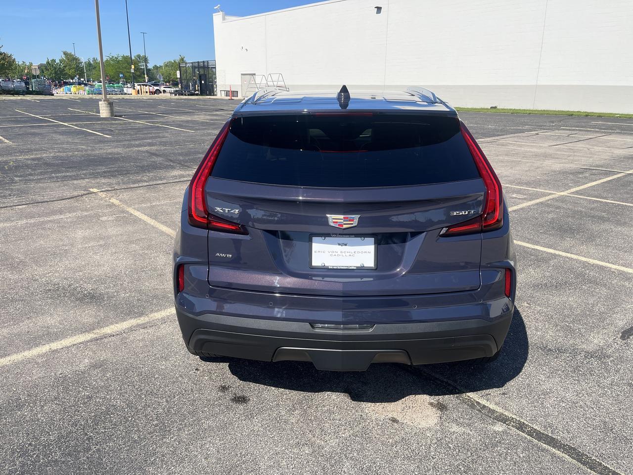 2024 Cadillac XT4 Luxury AWD ColdWx TraileringPkgs w/Sunroof HtdLthr HtdSteeringWheel Saukville WI