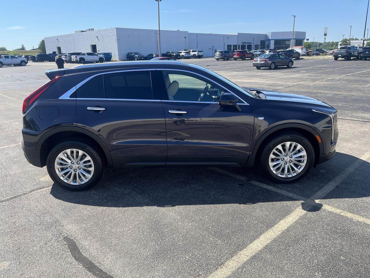 2024 Cadillac XT4 Luxury AWD ColdWx TraileringPkgs w/Sunroof HtdLthr HtdSteeringWheel Saukville WI