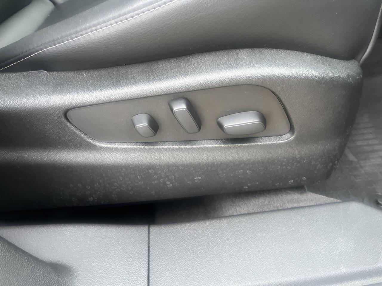 2024 Cadillac XT4 Luxury AWD ColdWxPkg w/Sunroof HtdLthr HtdSteeringWheel HD-RearCamera Saukville WI