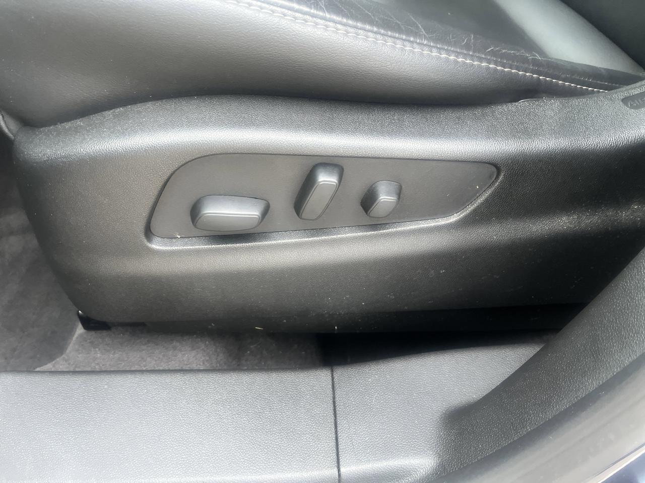 2024 Cadillac XT4 Luxury AWD ColdWxPkg w/Sunroof HtdLthr HtdSteeringWheel HD-RearCamera Saukville WI