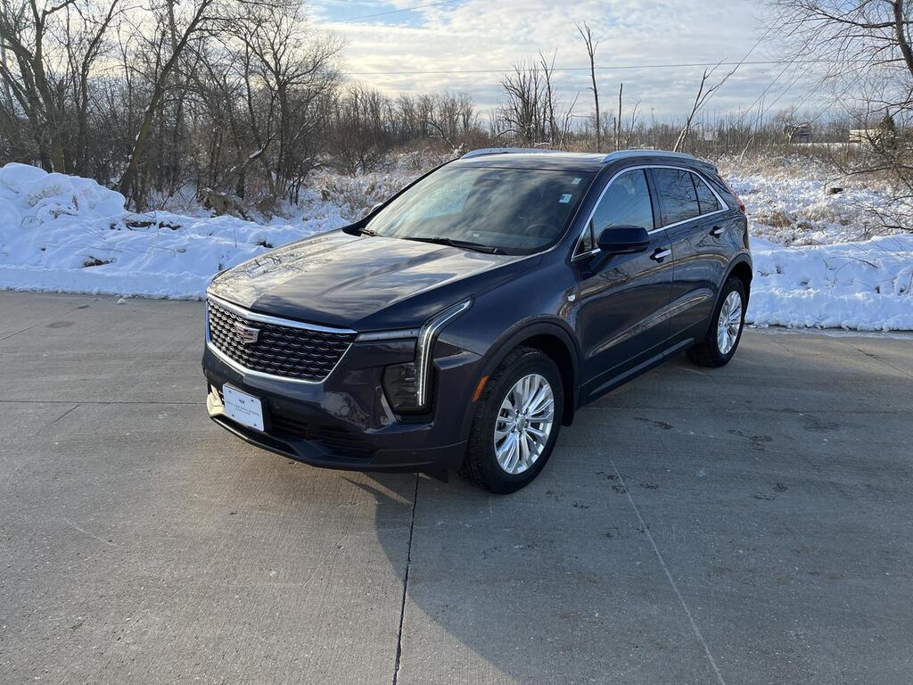 2024 Cadillac XT4 Luxury AWD ColdWxPkg w/Sunroof HtdLthr HtdSteeringWheel HD-RearCamera Milwaukee WI