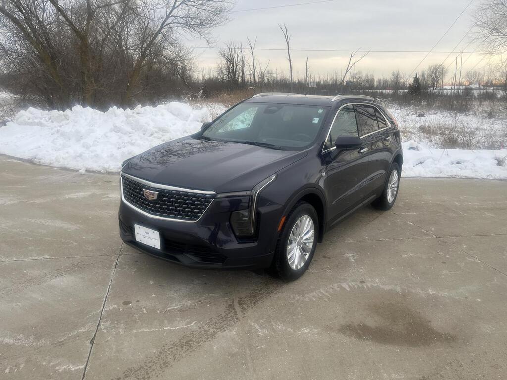 2024 Cadillac XT4 Luxury AWD ColdWxPkg w/Sunroof HtdLthr HtdSteeringWheel HD-RearCamera Milwaukee WI