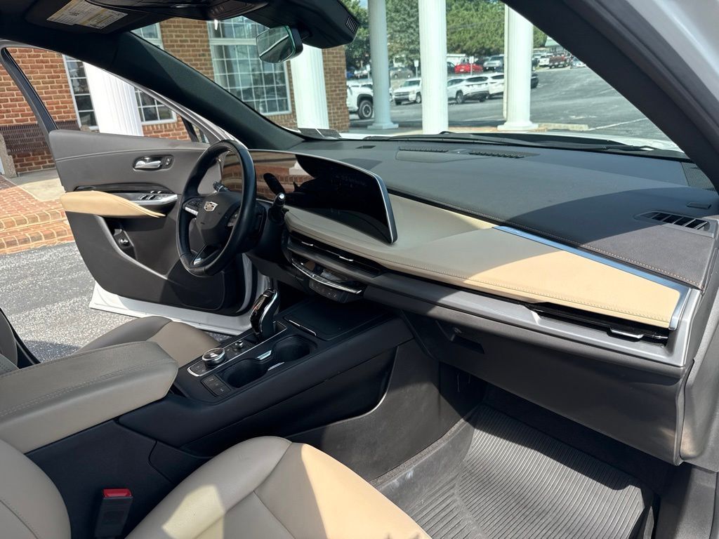 2024 Cadillac XT4 Luxury Mount Joy PA