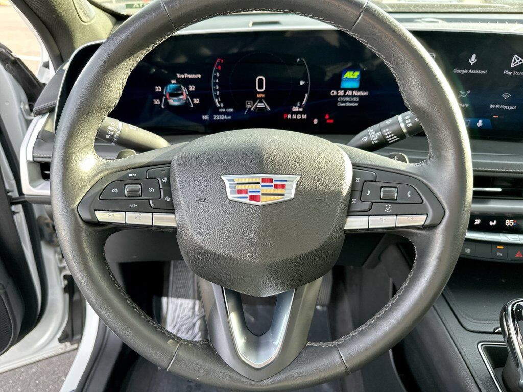 2024 Cadillac XT4 Premium Luxury
