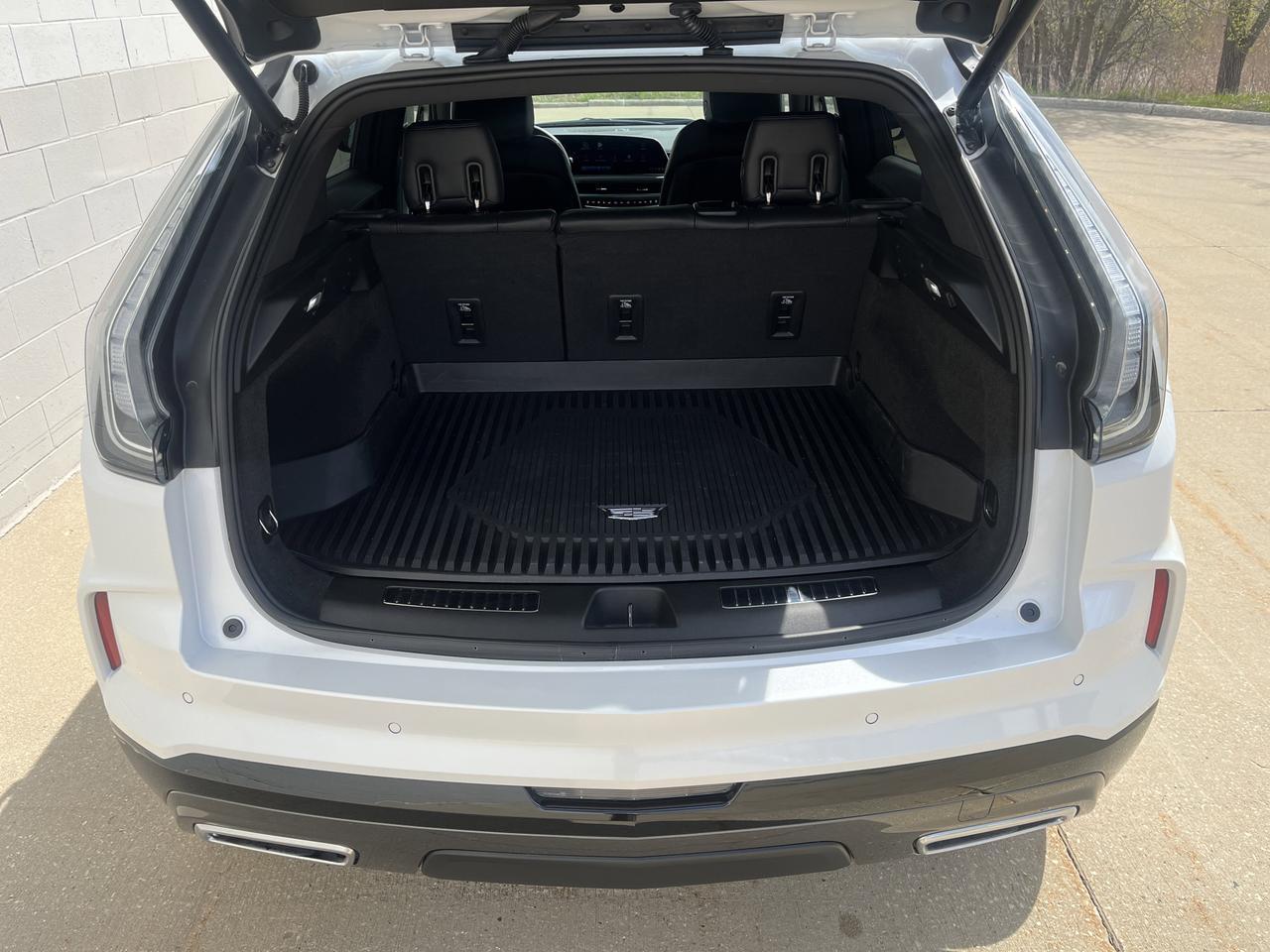 2024 Cadillac XT4 Sport AWD ColdWxPkg w/Sunroof AKG-Sound 20s HtdLthr Saukville WI