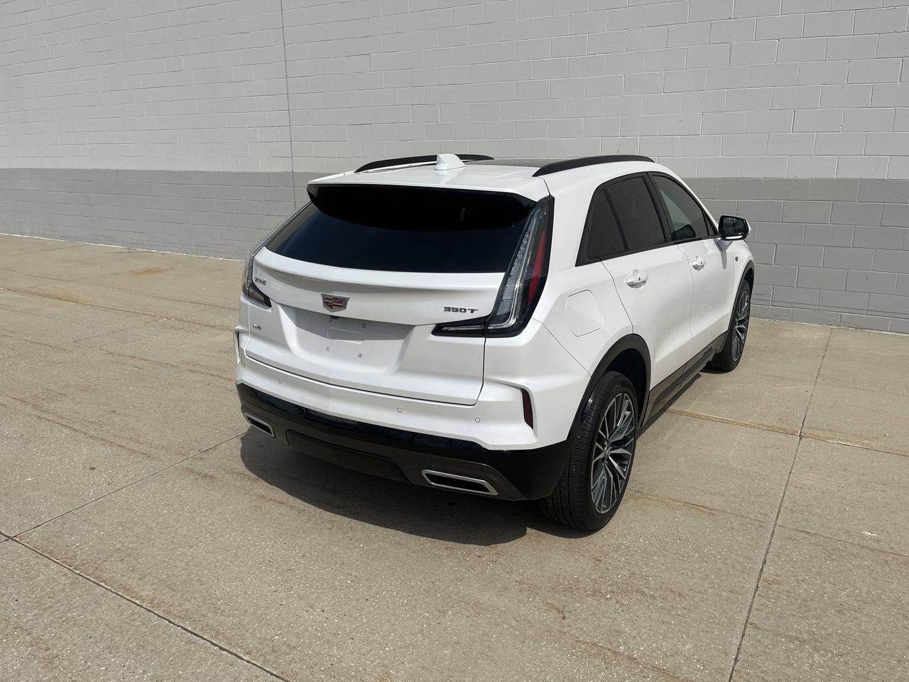 2024 Cadillac XT4 Sport AWD ColdWxPkg w/Sunroof AKG-Sound 20s HtdLthr Saukville WI