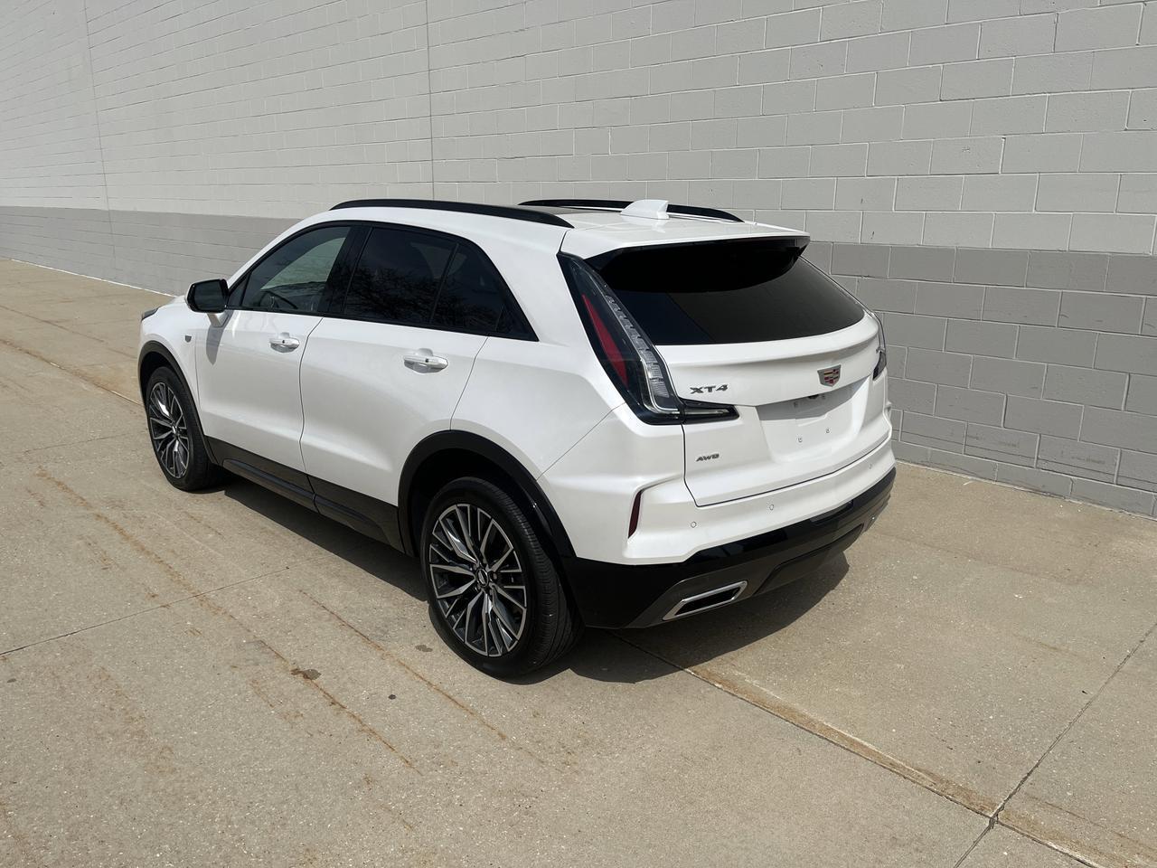 2024 Cadillac XT4 Sport AWD ColdWxPkg w/Sunroof AKG-Sound 20s HtdLthr Saukville WI