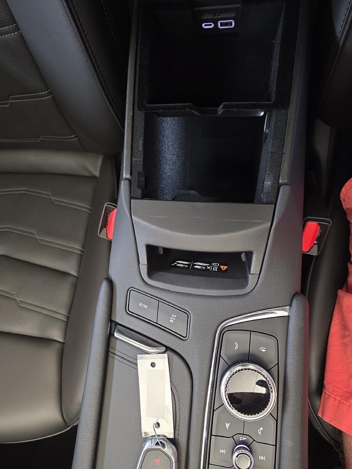 2024 Cadillac XT5 AWD Sport Sand Lake NY