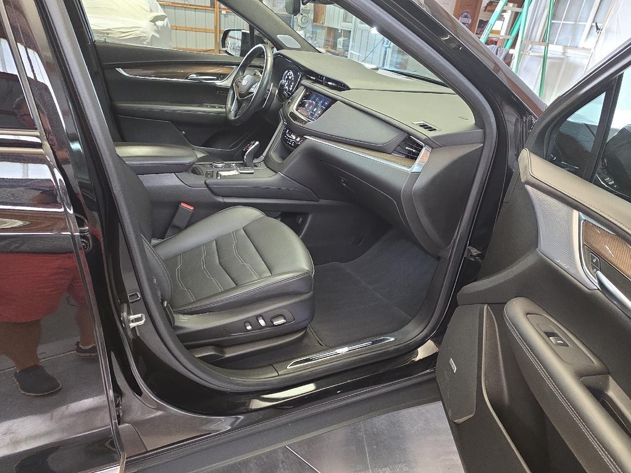 2024 Cadillac XT5 AWD Sport Sand Lake NY