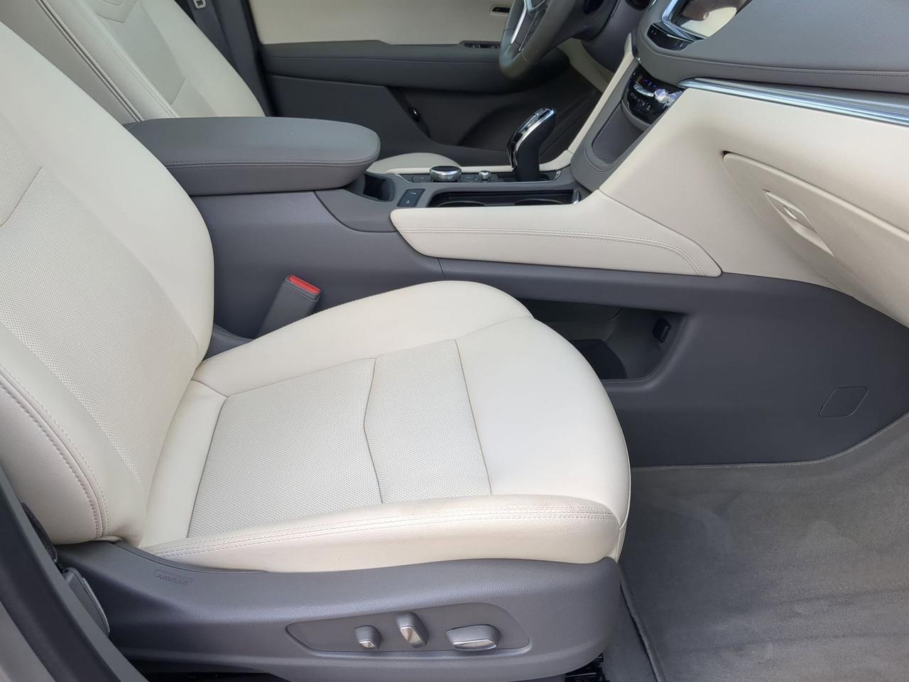 2024 Cadillac XT5 FWD Premium Luxury