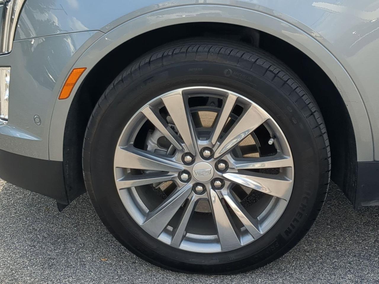 2024 Cadillac XT5 FWD Premium Luxury