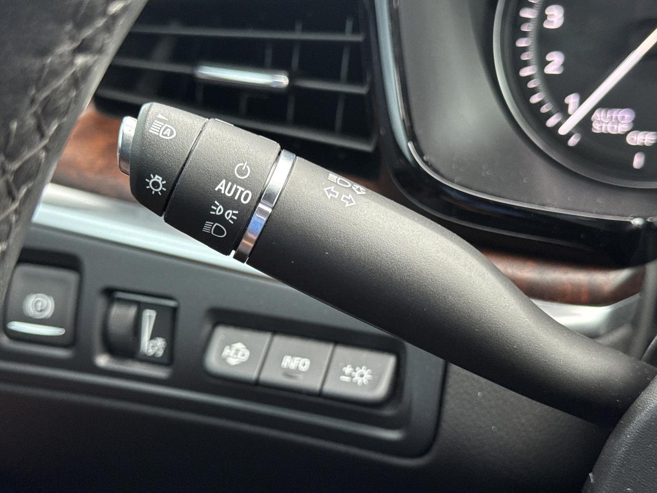 2024 Cadillac XT5 FWD Premium Luxury San Antonio TX