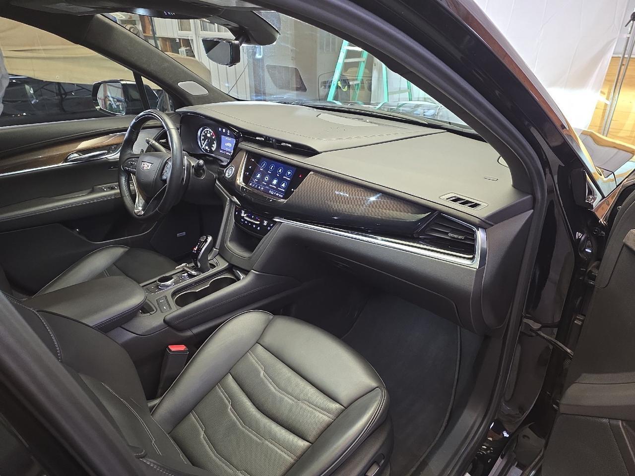 2024 Cadillac XT6 AWD Sport Sand Lake NY