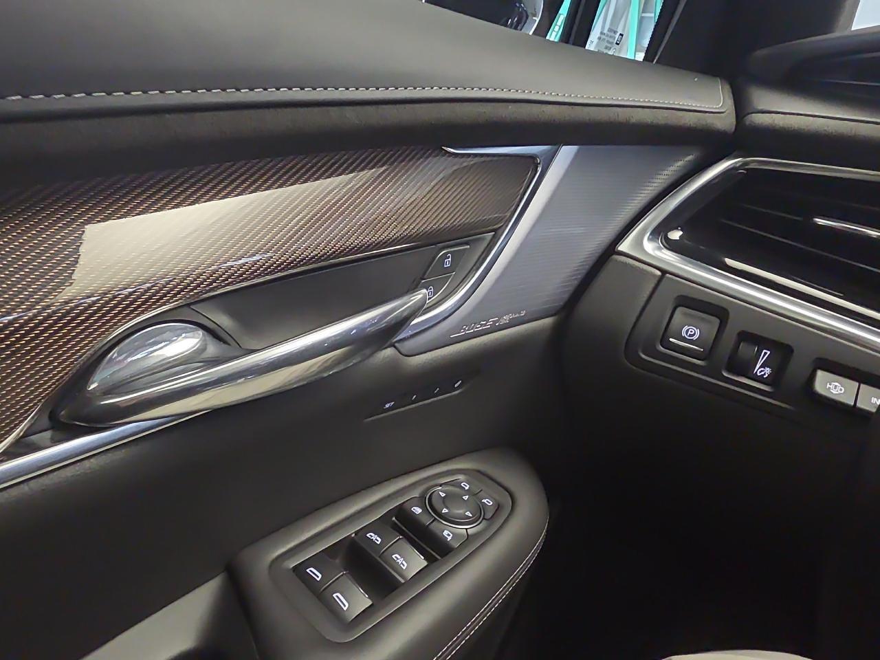 2024 Cadillac XT6 AWD Sport Sand Lake NY