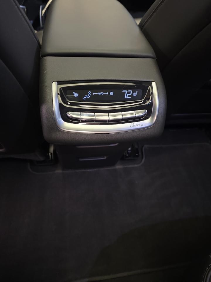 2024 Cadillac XT6 AWD Sport Sand Lake NY