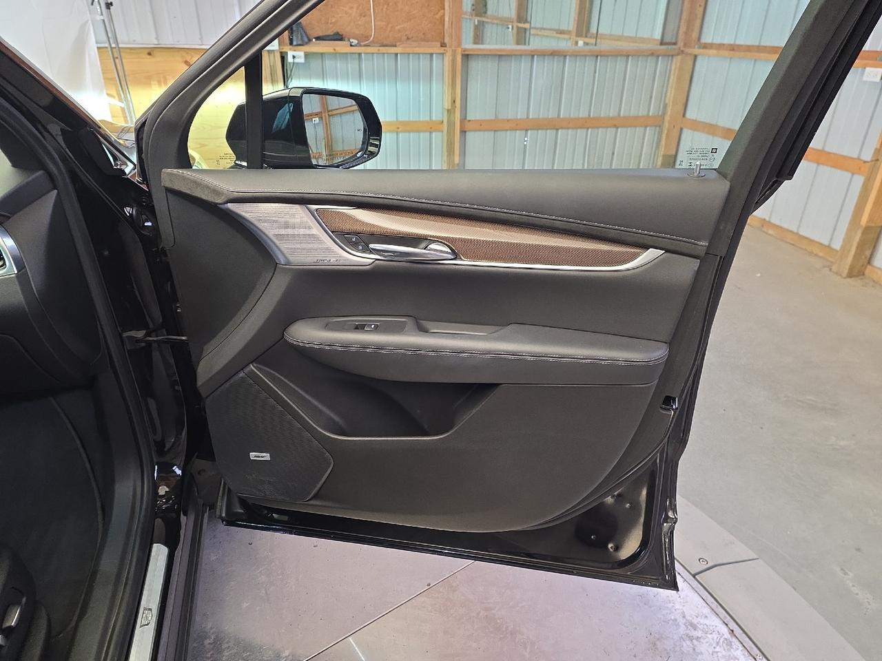 2024 Cadillac XT6 AWD Sport Sand Lake NY