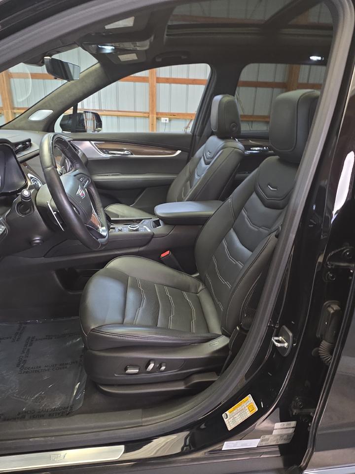 2024 Cadillac XT6 AWD Sport Sand Lake NY