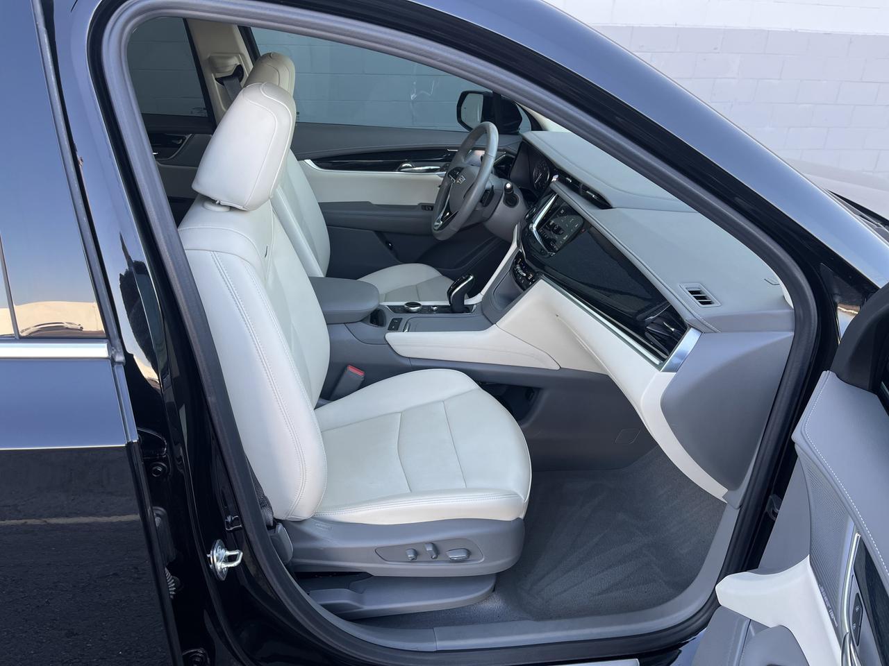 2024 Cadillac XT6 Premium Luxury 6-Pass Technology DrvrAssistPkgs w/AdptvCrz Sunroof Nav HD-SrrndVsn Saukville WI