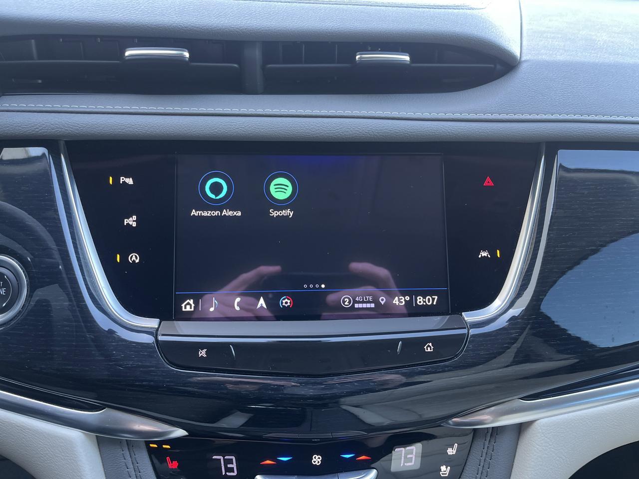 2024 Cadillac XT6 Premium Luxury 6-Pass Technology DrvrAssistPkgs w/AdptvCrz Sunroof Nav HD-SrrndVsn Saukville WI