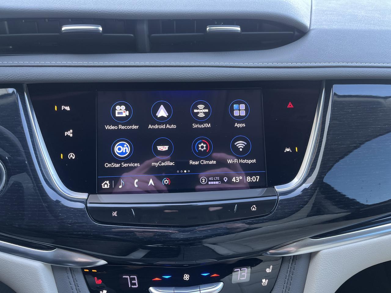 2024 Cadillac XT6 Premium Luxury 6-Pass Technology DrvrAssistPkgs w/AdptvCrz Sunroof Nav HD-SrrndVsn Saukville WI