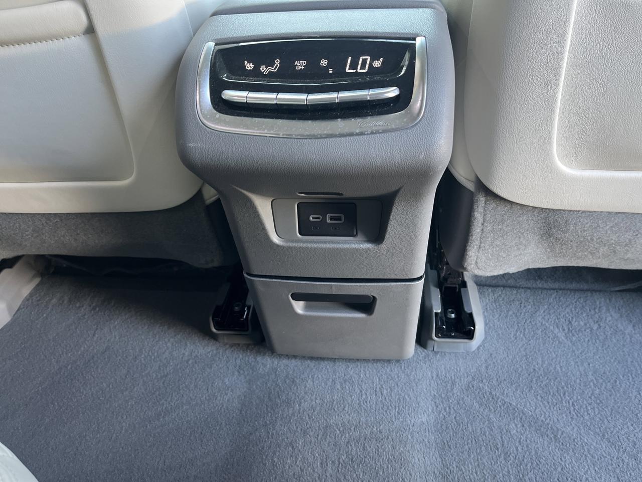 2024 Cadillac XT6 Premium Luxury 6-Pass Technology DrvrAssistPkgs w/AdptvCrz Sunroof Nav HD-SrrndVsn Saukville WI