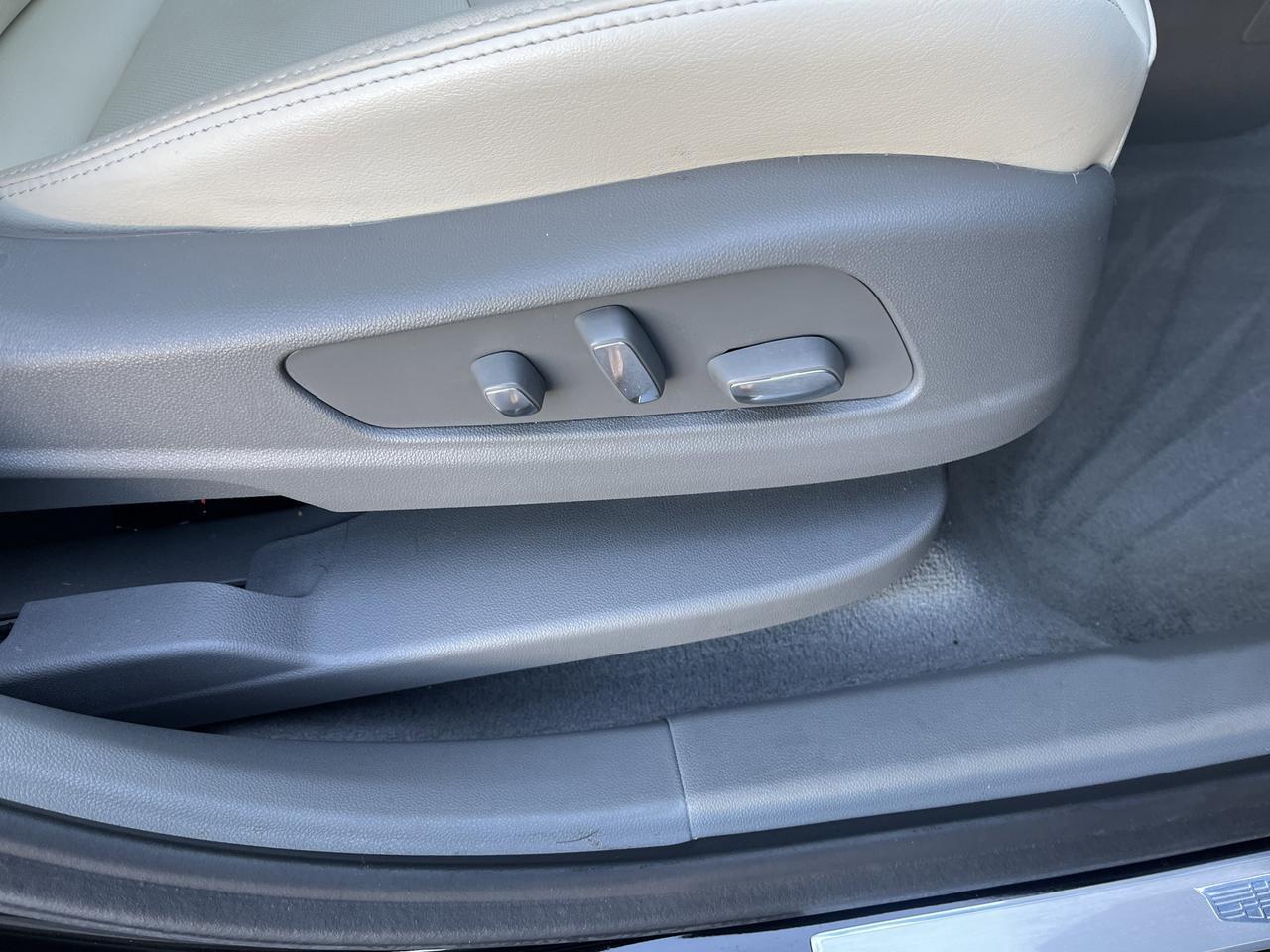 2024 Cadillac XT6 Premium Luxury 6-Pass Technology DrvrAssistPkgs w/AdptvCrz Sunroof Nav HD-SrrndVsn Saukville WI