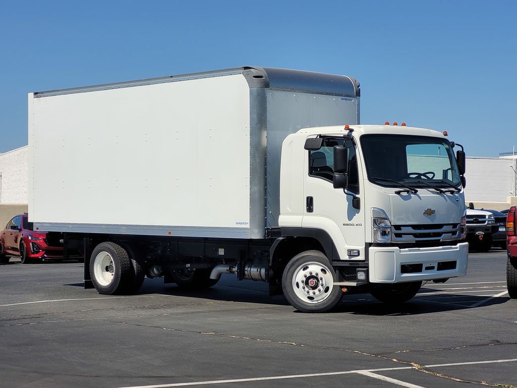 2024 Chevrolet 6500 XD LCF Diesel Wabash 20' Dry Freight, 1 1/8" Hardwood Forklift R