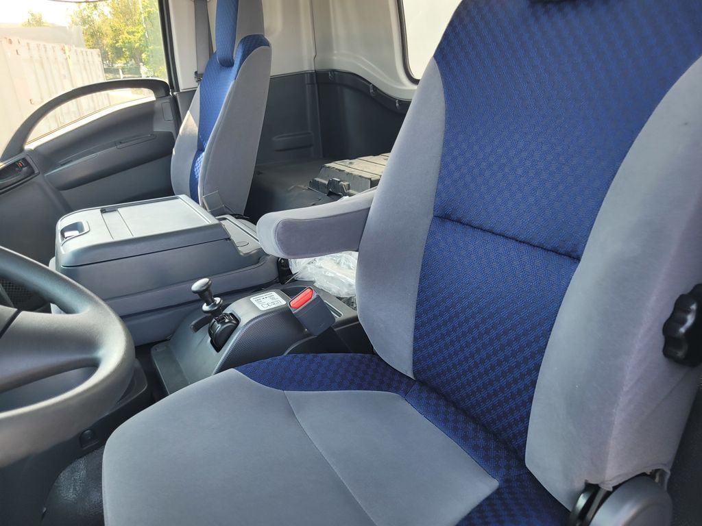 2024 Chevrolet 6500 XD LCF Diesel Wabash 20' Dry Freight, 1 1/8" Hardwood Forklift R Roseville CA