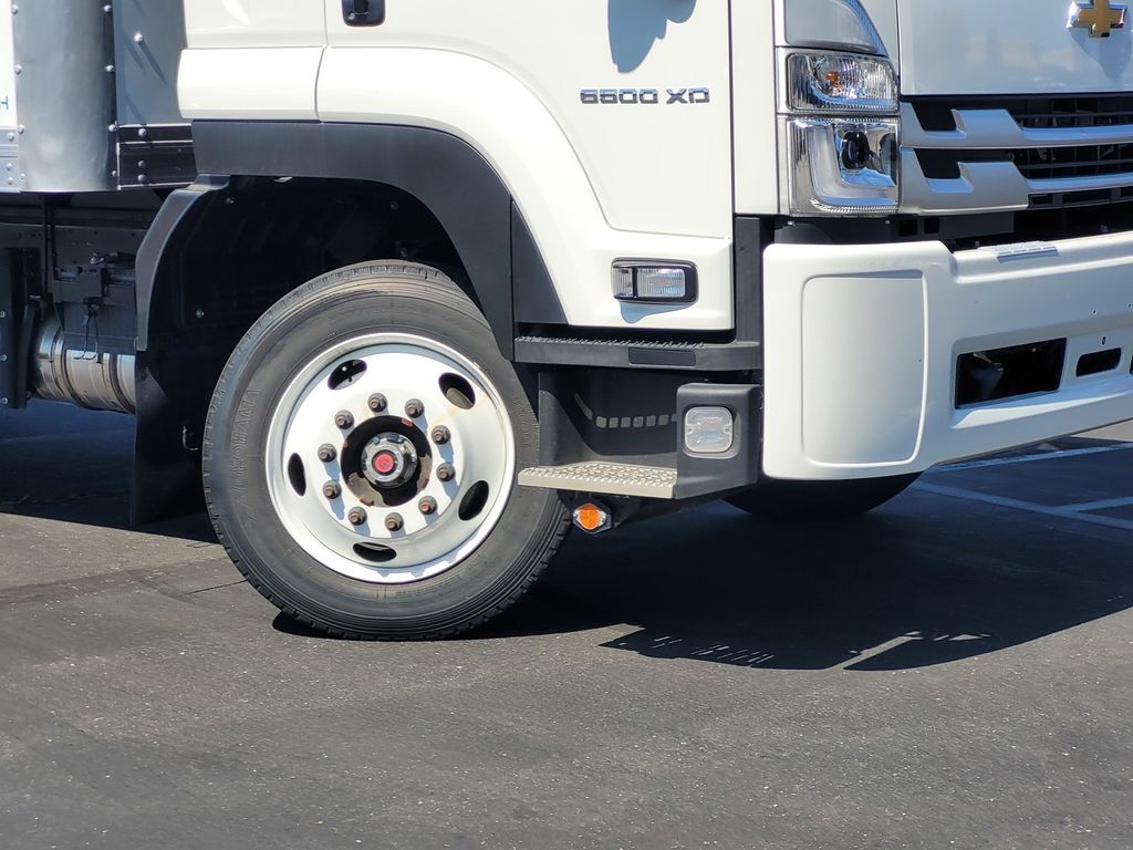 2024 Chevrolet 6500 XD LCF Diesel Wabash 20' Dry Freight, 1 1/8" Hardwood Forklift R