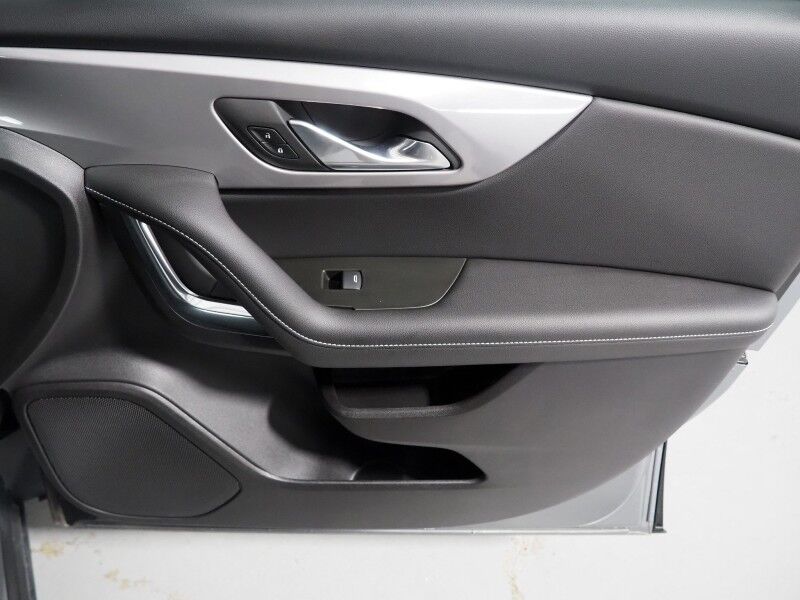 2024 Chevrolet Blazer 2LT *MIDNIGHT/SPORT PKG, CONVENIENCE PKG, DRIVER CONFIDENCE PKG, ADAPTIVE CRUISE, SAFETY ALERTS, BACKUP-CAMERA, COLOR TOUCHSCREEN, HEATED SEATS, POWER LIFTGATE, WIRELESS CHARGING, ANDROID & APPLE Round Rock TX