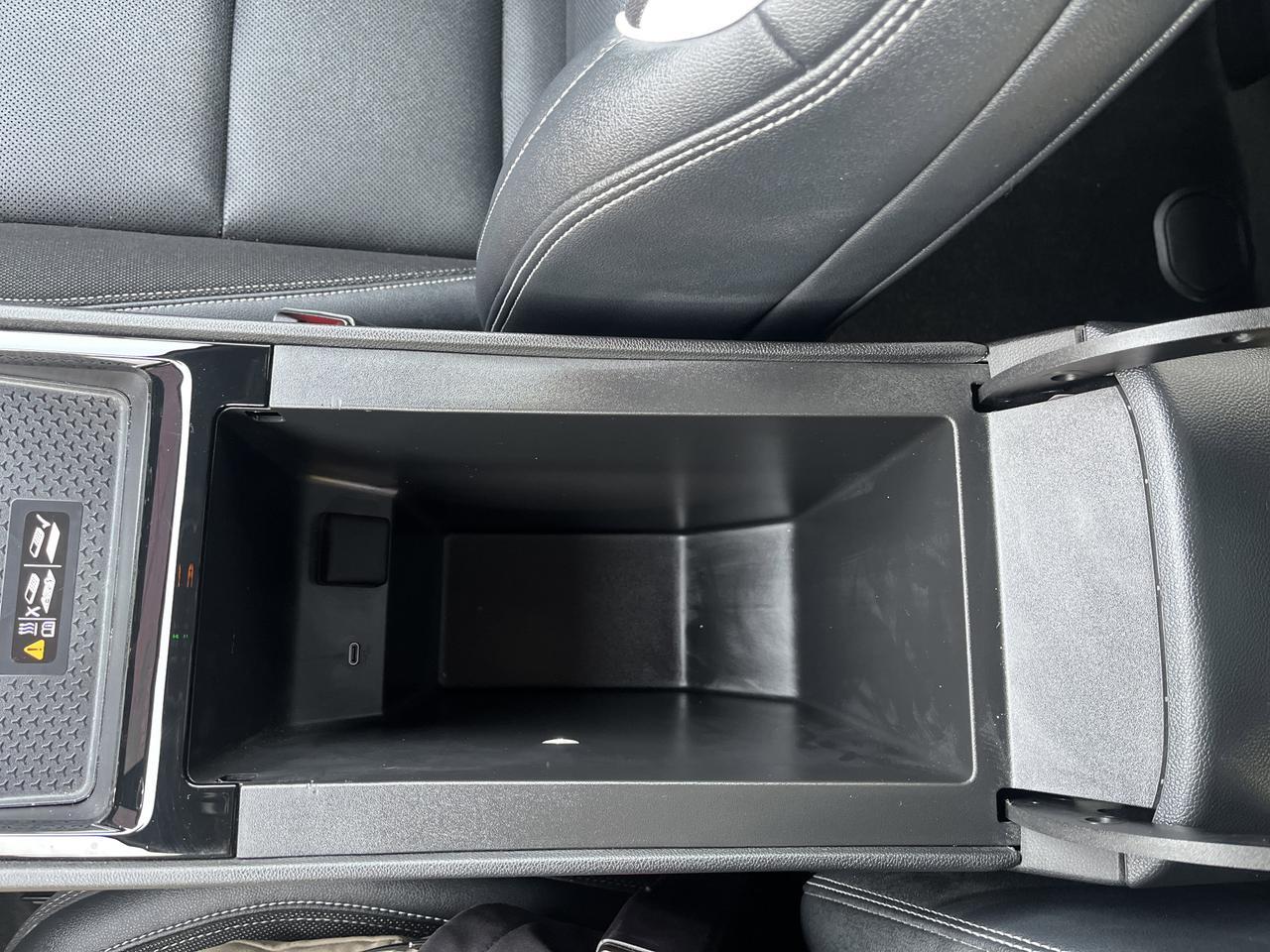 2024 Chevrolet Blazer EV LT eAWD Cmft&Conv Conv&DrvrConfPkgs w/Sunroof AdptvCrz HtdEvotex HtdStrngWhl 8-WayPwrDrvrSeat Saukville WI