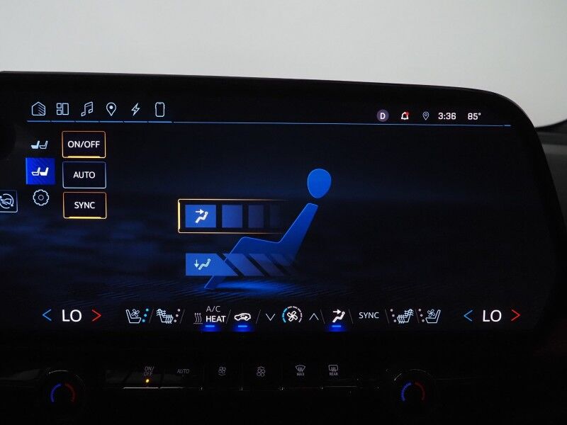 2024 Chevrolet Blazer EV RS RWD *PANO MOONROOF, HEADS-UP DISPLAY, NAVIGATION, ADAPTIVE CRUISE, SAFETY ALERTS, 360 CAMERAS, 17.7 INCH TOUCHSCREEN, CLIMATE SEATS, HEATED STEERING, REMOTE START, WIRELESS CHARGING, BOSE AUDIO Round Rock TX