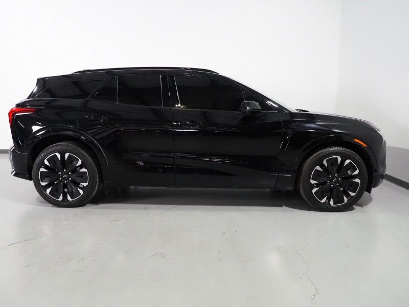 2024 Chevrolet Blazer EV RS RWD *PANO MOONROOF, HEADS-UP DISPLAY, NAVIGATION, ADAPTIVE CRUISE, SAFETY ALERTS, 360 CAMERAS, 17.7 INCH TOUCHSCREEN, CLIMATE SEATS, HEATED STEERING, REMOTE START, WIRELESS CHARGING, BOSE AUDIO Round Rock TX