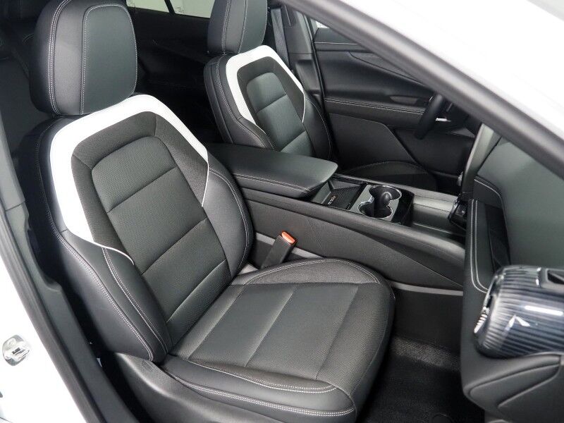 2024 Chevrolet Blazer EV eAWD LT *COMFORT & CONVENIENCE PKG, DRIVER CONFIDENCE PKG, NAVIGATION, ADAPTIVE CRUISE, SAFETY ALERTS, 360 CAMERAS, COLOR TOUCHSCREEN, HEATED SEATS/STEERING, REMOTE START, WIRELESS CHARGING