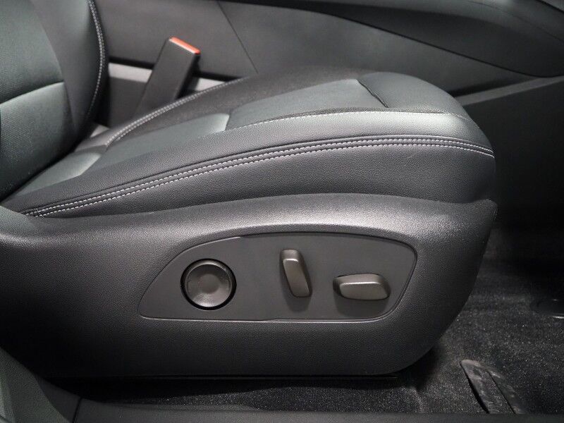 2024 Chevrolet Blazer EV eAWD LT *COMFORT & CONVENIENCE PKG, DRIVER CONFIDENCE PKG, NAVIGATION, ADAPTIVE CRUISE, SAFETY ALERTS, 360 CAMERAS, COLOR TOUCHSCREEN, HEATED SEATS/STEERING, REMOTE START, WIRELESS CHARGING Round Rock TX