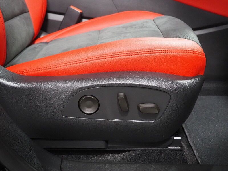 2024 Chevrolet Blazer EV eAWD RS *HEADS-UP DISPLAY, NAVIGATION, ADAPTIVE CRUISE, SAFETY ALERTS, 360 VIEW CAMERAS, 17.7 INCH TOUCHSCREEN, CLIMATE SEATS, HEATED STEERING, REMOTE START, 21 INCH WHEELS, WIRELESS CHARGING, ANDROID & APPLE Round Rock TX