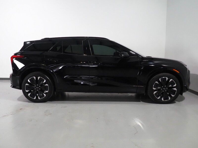 2024 Chevrolet Blazer EV eAWD RS *HEADS-UP DISPLAY, NAVIGATION, ADAPTIVE CRUISE, SAFETY ALERTS, 360 VIEW CAMERAS, 17.7 INCH TOUCHSCREEN, CLIMATE SEATS, HEATED STEERING, REMOTE START, 21 INCH WHEELS, WIRELESS CHARGING, ANDROID & APPLE Round Rock TX